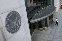 U.S. securities regulator probes investment advisers over crypto custody -sources